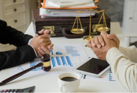 luật sư tư vấn pháp lý xe máy