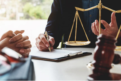 Luật sư kiện xâm phạm thương hiệu