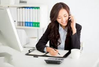 Kiện đòi lương thưởng thuê luật sư