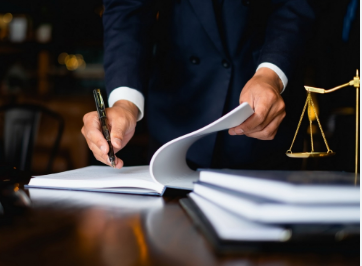 Kiện đòi lương tại tòa